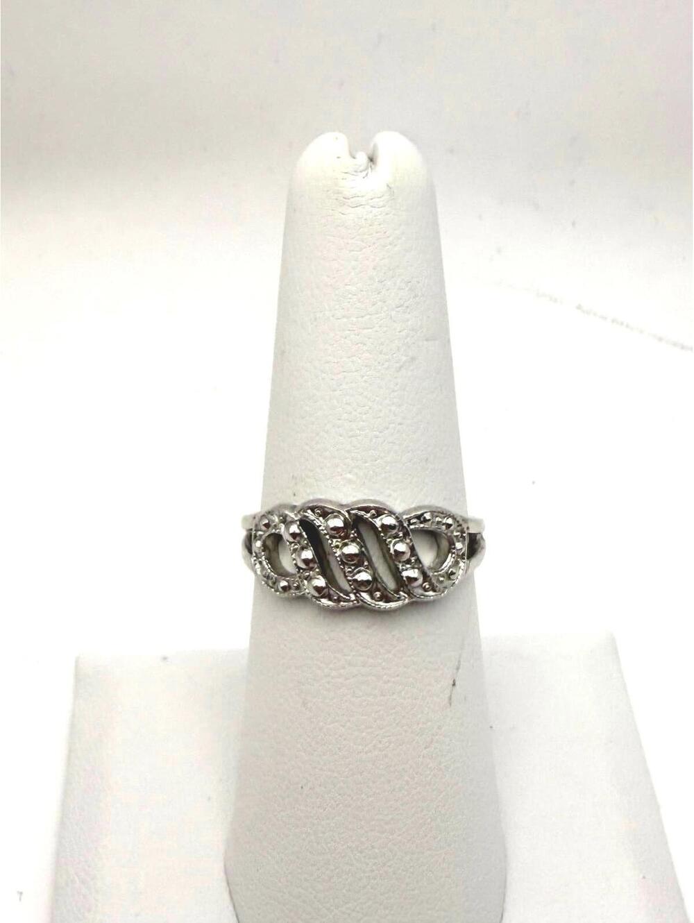 Avon Silver Tone Decorative Women's Ring Size 6.5